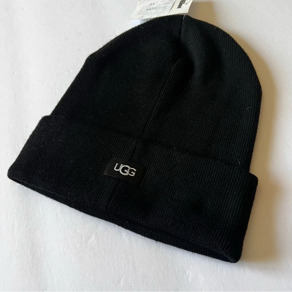 UGG KNIT CUFFED BEANIE BLACK UNISEX OS NWT